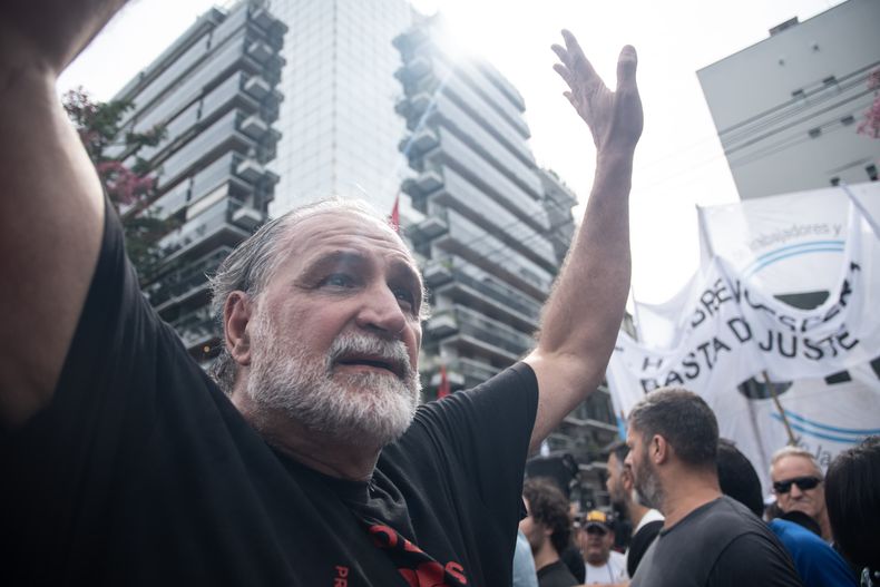 Belliboni, presente en la masiva movilización de organizaciones sociales contra Javier Milei.