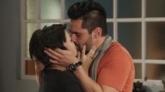 Los ricos no piden permiso: el primer beso entre Agustina Cherri y Gonzalo Heredia Los ricos no piden permiso: el primer beso entre Agustina Cherri y Gonzalo Heredia