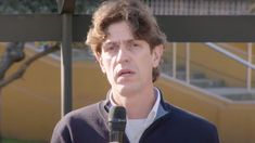 Martín Lousteau, presidente de la UCR, criticó la utilización del DNU para implementar reformas.&nbsp;Cada iniciativa merece un análisis riguroso e individual y para eso está el Congreso, enfatizó.