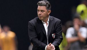 River cosechó su cuarta derrota consecutiva de local, la primera vez que ocurre en losúltimos 99 años. River cosechó su cuarta derrota consecutiva de local, la primera vez que ocurre en losúltimos 99 años.