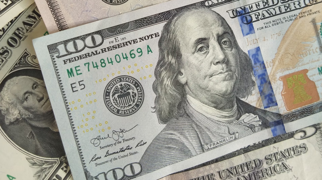 El dólar oficial atravesó la semana con tendencia bajista.