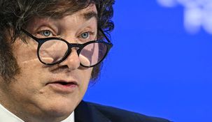 La confianza en el gobierno litertario cayó en abril por cuarto mes consecutivo. La confianza en el gobierno litertario cayó en abril por cuarto mes consecutivo.