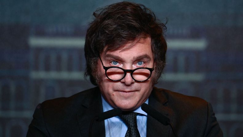 La imagen de Milei cayó 5 puntos en 5 meses