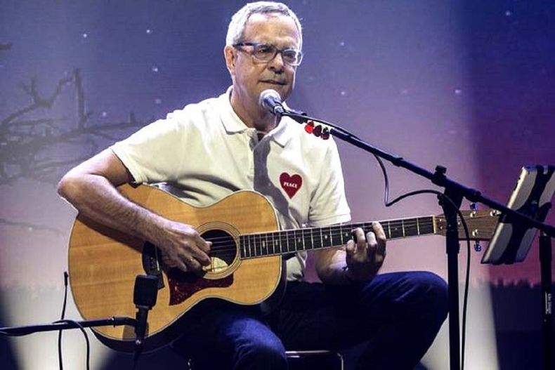 El músico Pedro Castillo protagonizó un insólito momento.