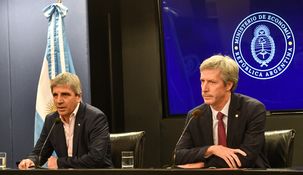 El equipo económico de Luis Caputo rolleó todos los vencimientos y absorbió pesos. El equipo económico de Luis Caputo rolleó todos los vencimientos y absorbió pesos.