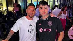 El exabrupto de Tiago PZK tras su show en la presentación de Messi cuando lo confundieron con un colega El exabrupto de Tiago PZK tras su show en la presentación de Messi cuando lo confundieron con un colega