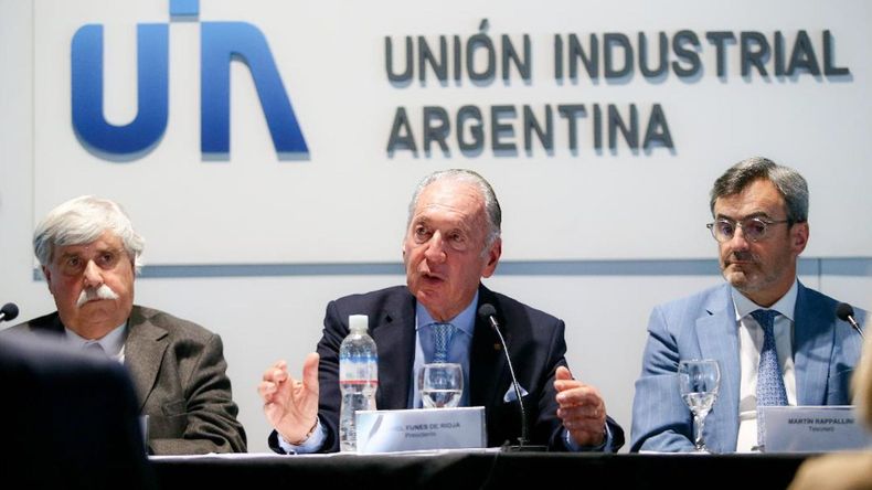 La UIA pidió reformas para proteger la industria nacional ante la apertura de las importaciones.