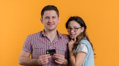 ANSES entrega la Tarjeta Alimentar a los beneficiarios de la AUH. ANSES entrega la Tarjeta Alimentar a los beneficiarios de la AUH.