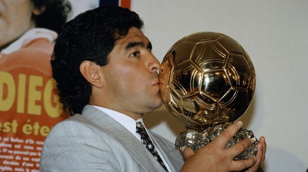 Maradona, uno de los grandes del fútbol mundial que nunca ganó el Balón de Oro.