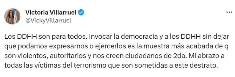 Tuit de Victoria Villaruel.