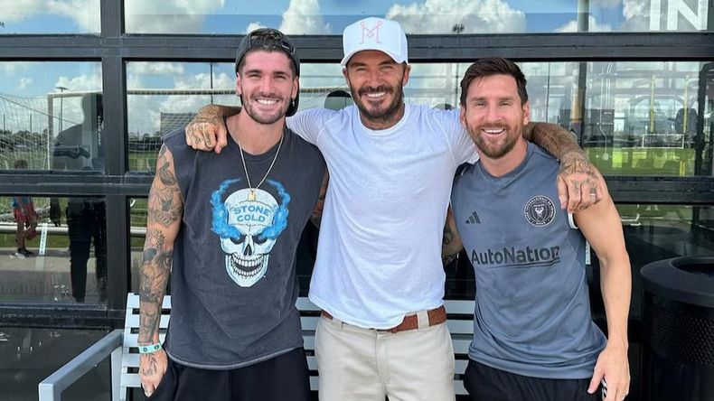 David Beckham junto a Lionel Messi y Rodrigo De Paul, figuras del Inter Miami.