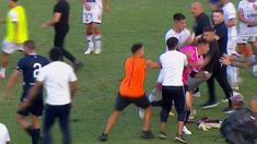 Piñas, patadas y corridas en el ascenso de Acassuso a la Primera Nacional Piñas, patadas y corridas en el ascenso de Acassuso a la Primera Nacional