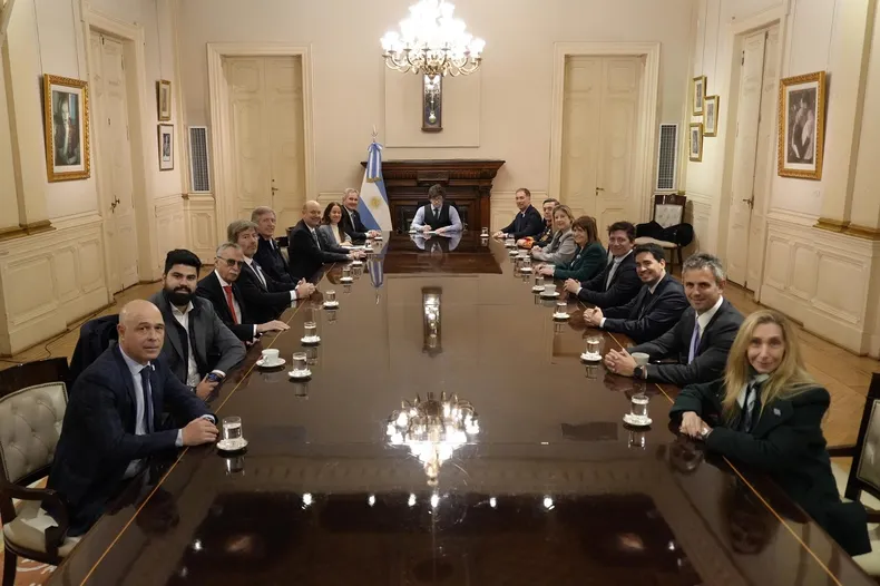 Javier Milei junto a su Gabinete.