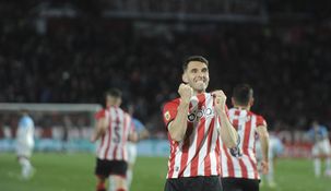 Boselli marcó de taco para el Pincha.