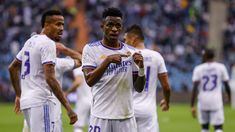 Vinicius festeja el primero de los tres goles del Real Madrid contra el Barcelona en Arabia Saudita.