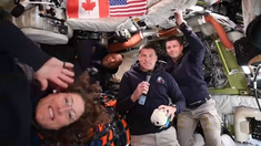 Los astronautas muestran sus tareas en vivo.&nbsp;