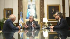 Alberto Fernández junto a Josep Borrell y Santiago Cafiero. Alberto Fernández junto a Josep Borrell y Santiago Cafiero.
