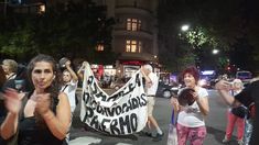 Cacerolazo en el barrio de Palermo.