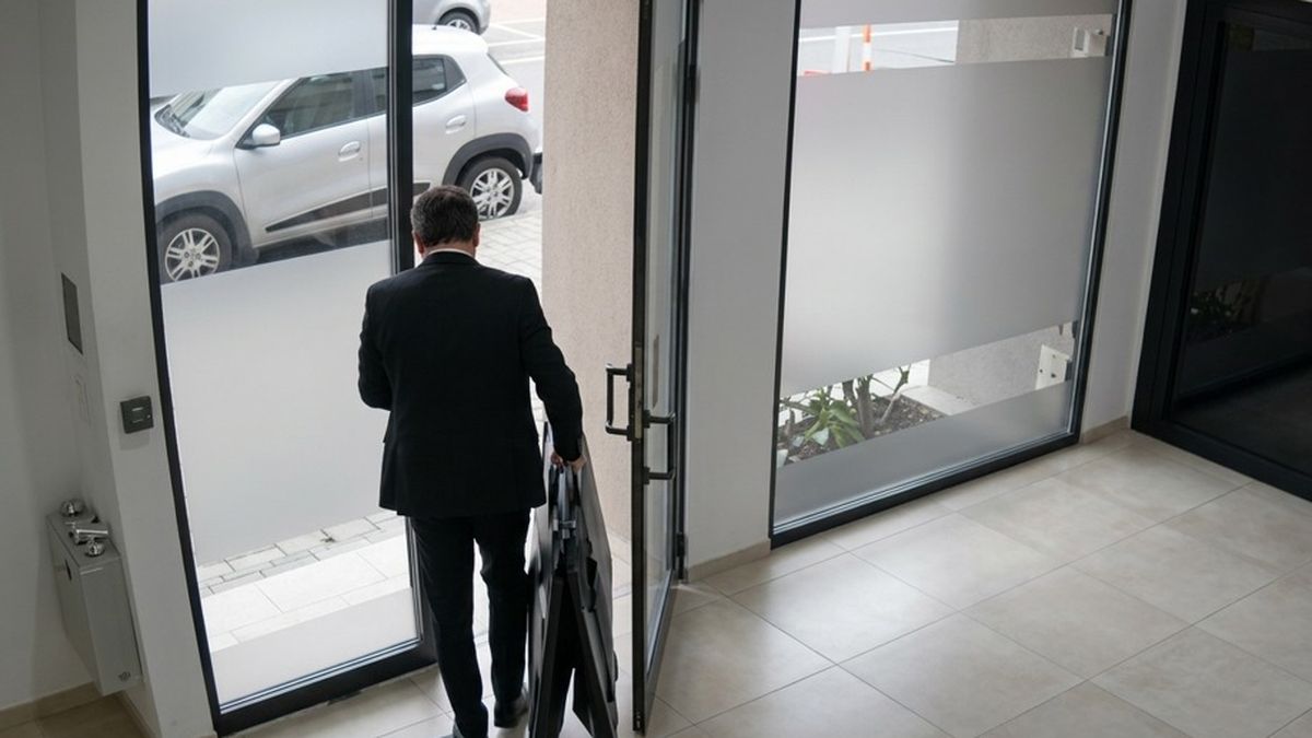 Alquiló un departamento en La Plata y lo desvalijó: el sospechoso tiene antecedentes y quedó filmado