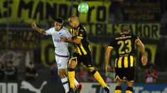 Peñarol y Nacional quieren jugar la Copa Argentina. Peñarol y Nacional quieren jugar la Copa Argentina.