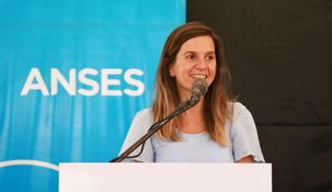 La directora de ANSES, Fernanda Raverta, explicó a qué bono de fin de año pueden acceder los titulares de AUH.