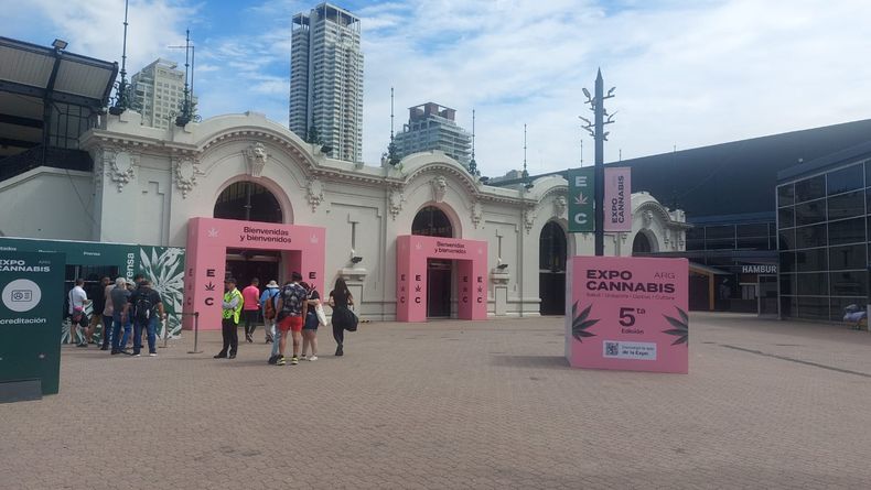 ExpoCannabis entrada.