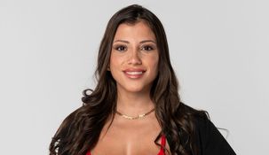 Jenifer volvió a la casa. Jenifer volvió a la casa.