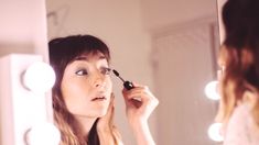 Reestrena Mujeres en el baño Reestrena Mujeres en el baño