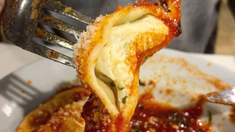 Un buen plato de pastas en un bodegón típico de CABA Un buen plato de pastas en un bodegón típico de CABA