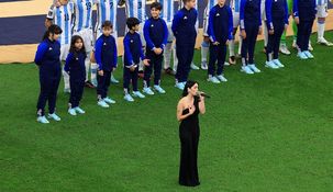 Lali Espósito cantó el himno en la previa de la final del Mundial Qatar 2022. Lali Espósito cantó el himno en la previa de la final del Mundial Qatar 2022.