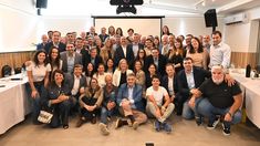 Imagen de los participantes del cónclave del PRO, con Mauricio Macri en el centro.