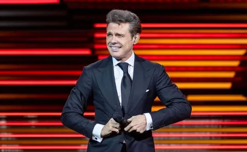 Luis Miguel protagonizó un insólito accidente sobre el escenario.&nbsp;