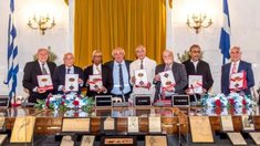 Benetti inventó y aplicó la cirugía coronaria mini invasiva o cirugía sin circulación extracorpórea. Benetti inventó y aplicó la cirugía coronaria mini invasiva o cirugía sin circulación extracorpórea.