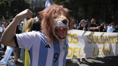 Los disfraces y las figuras de león fueron los protagonistas de la jornada.