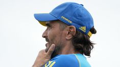 Diego Martínez sorprendió al sacar a Cavani del equipo titular. Diego Martínez sorprendió al sacar a Cavani del equipo titular.