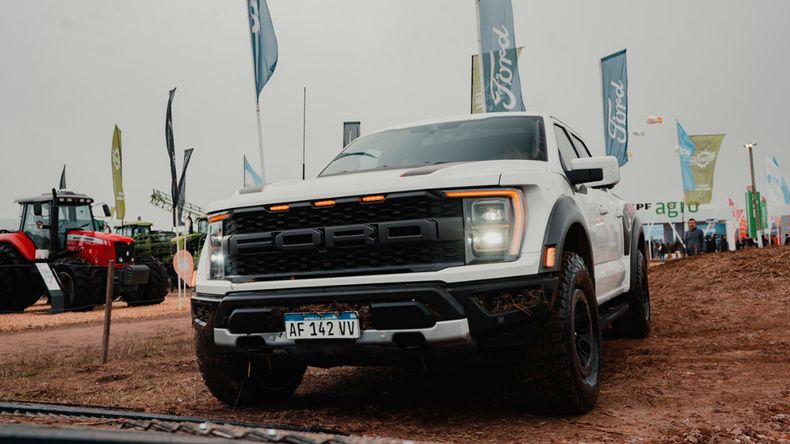 Ford cuenta con pista off-road para probar la F-150 Raptor.