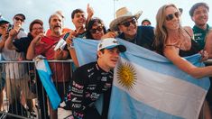 Franco Colapinto sorprendió a sus fanáticos con su historia. Franco Colapinto sorprendió a sus fanáticos con su historia.