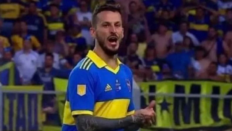 El Pipa hizo gestos contra la organización.