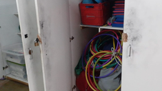 Con tan solo 8 meses de diferencia del último robo, la escuela 15 DE 10 volvió a sufrir un ataque. Con tan solo 8 meses de diferencia del último robo, la escuela 15 DE 10 volvió a sufrir un ataque.