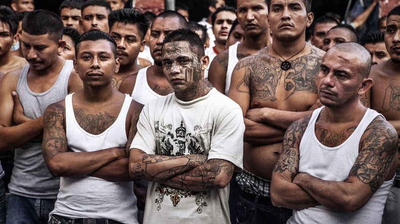 presos-una-carcel-el-salvador