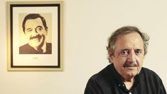 Ricardo Alfonsín, con un foto de su padre, el expresidente Raúl Alfonsín. Ricardo Alfonsín, con un foto de su padre, el expresidente Raúl Alfonsín.