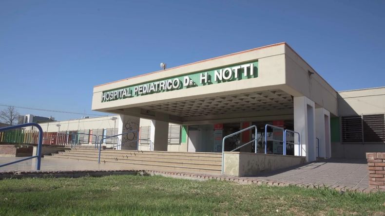 Un nene de 10 años jugaba con un arma, se le escapó un tiro y baleó a su hermano de 14