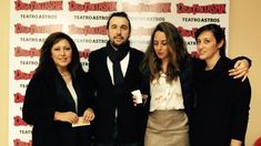 Ali Kemal fue a ver Casafantasma al teatro y bailó con el elenco en el escenario Ali Kemal fue a ver Casafantasma al teatro y bailó con el elenco en el escenario