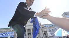 Massa se sube a la campaña en el conurbano.