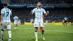 Este delantero suma 32 goles en 160 partidos a lo largo de su carrera. Este delantero suma 32 goles en 160 partidos a lo largo de su carrera.