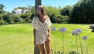 Lola Latorre en la casa de José Ignacio donde veranea junto a su novio. Lola Latorre en la casa de José Ignacio donde veranea junto a su novio.