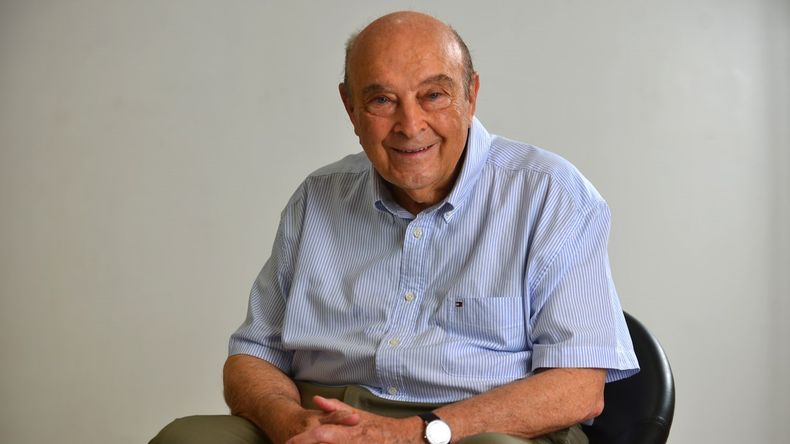 Domingo Cavallo celebró el triunfo oficialista pero advirtió por la política monetaria.