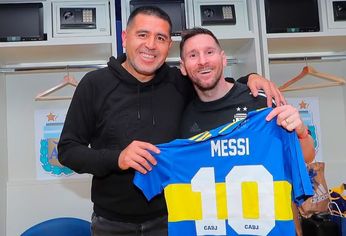 Riquelme se deshizo en elogios hacia Messi tras su retiro de la Selección.