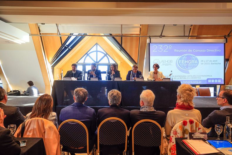 Se reunió el Consejo Directivo de la Federación Empresaria Hotelera y Gastronómica.