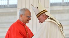 León XIV junto con Francisco. León XIV junto con Francisco.